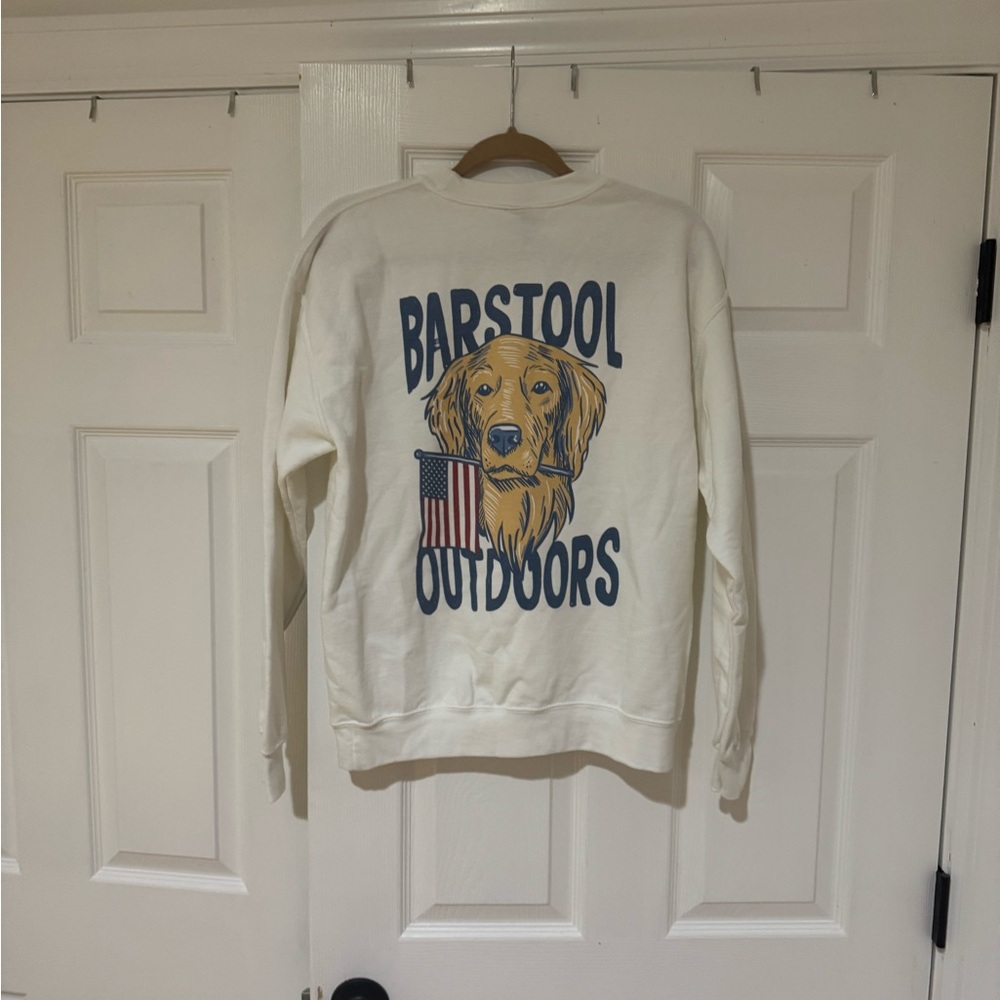 Gildan - Heavy Blend White Crew Neck Sweatshirt - Barstool Outdoors Logo